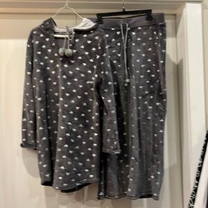 Joe Boxer gray fleece/silver hearts Pajama Set- Large